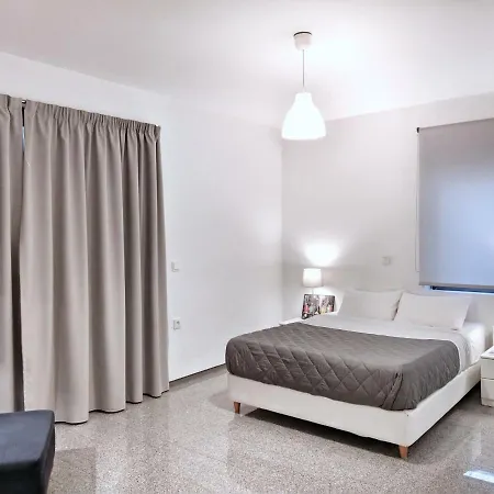 Budget Semi Basement By Verde Apartments-3